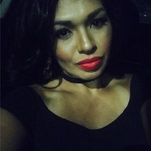 Meet your Posher, Crystal